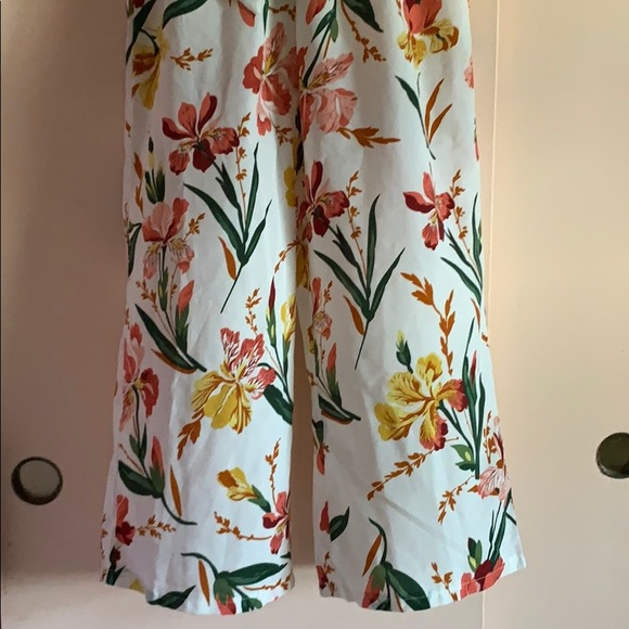 FLORAL PANTS 🤍 - Picture 3 of 6